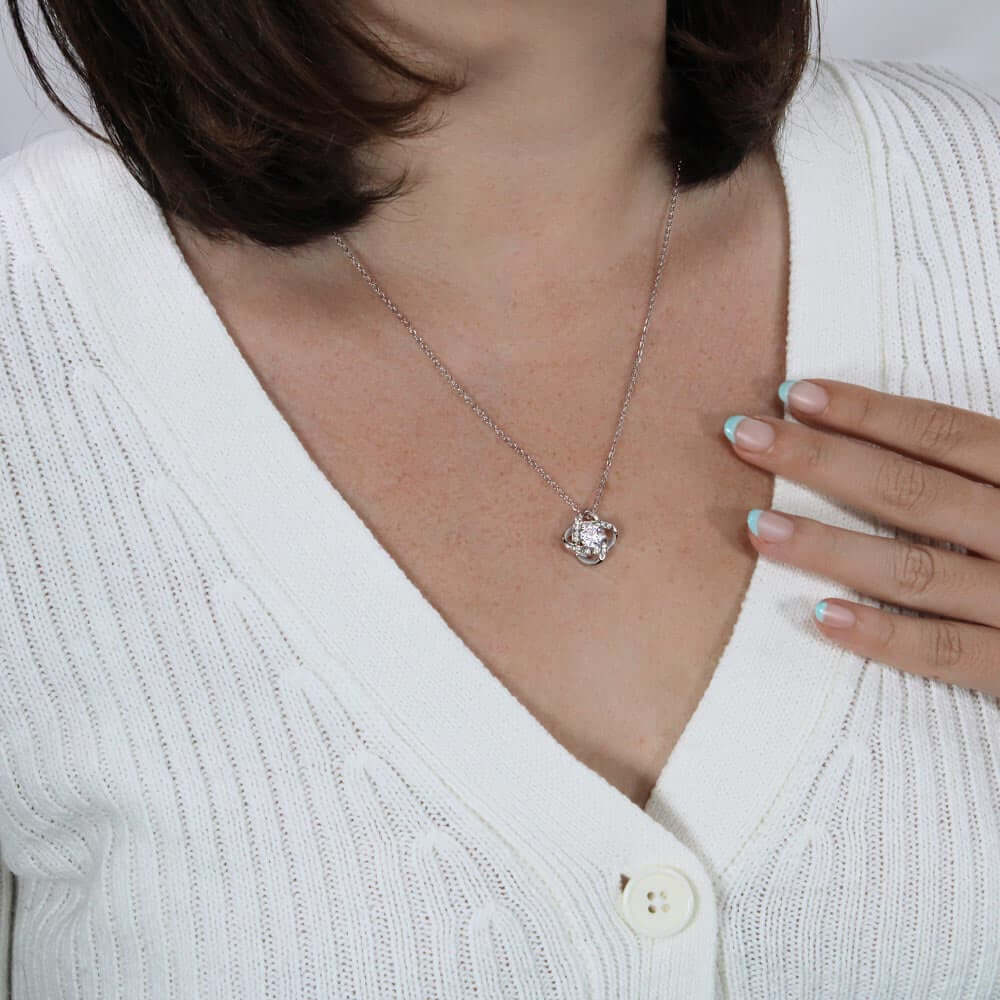 Love Knot Necklace for Mom – Unbreakable Bond Mother's Day Gift