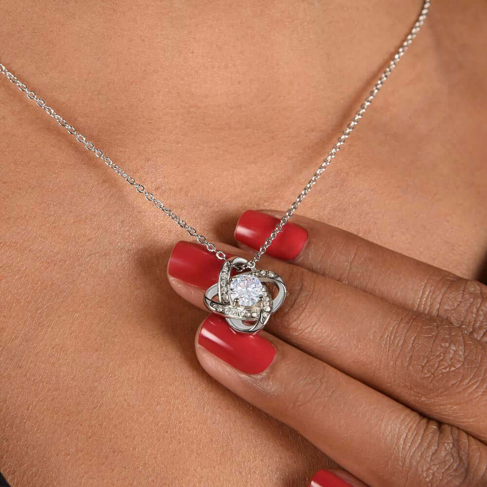 Love Knot Necklace for Mom – Unbreakable Bond Mother's Day Gift