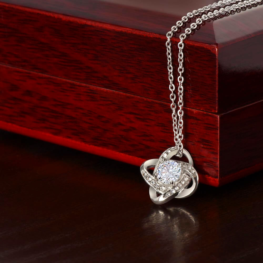 Love Knot Necklace for Mom – Unbreakable Bond Mother's Day Gift